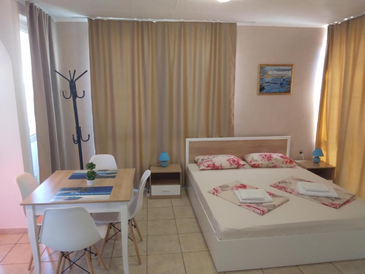 Къща За Гости Семейство Маврови Otel Rezovo Dış mekan fotoğraf